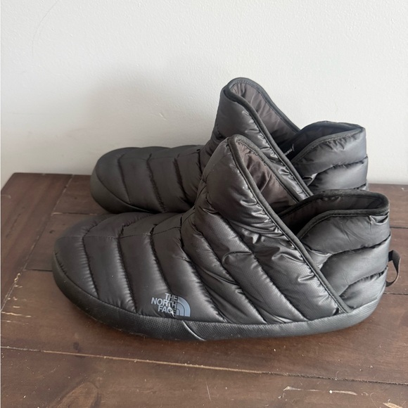 The North Face Charcoal Quilted Slippers - Picture 3 of 6